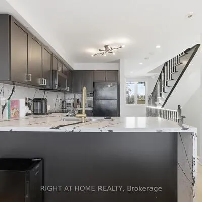 3400,&nbsp;Lake Shore, Long Branch, Toronto