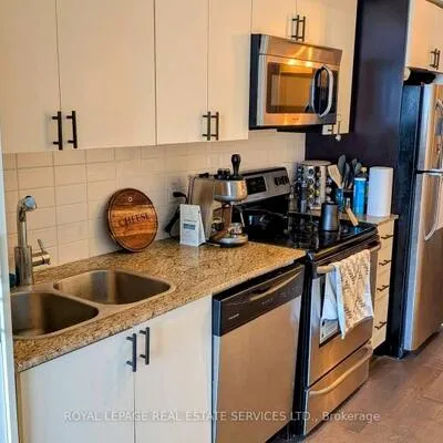 105,&nbsp;The Queensway, High Park-Swansea, Toronto
