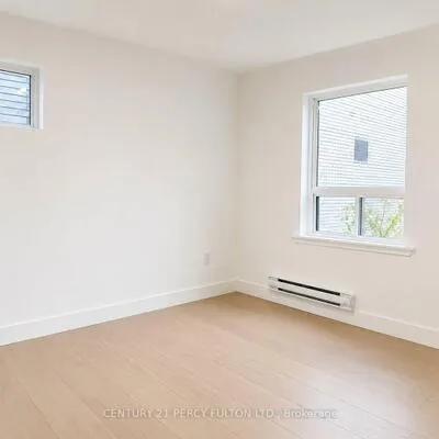 2373,&nbsp;Bloor, High Park-Swansea, Toronto