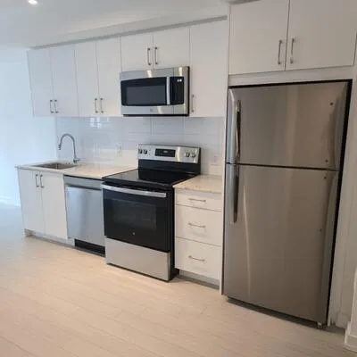 4010,&nbsp;Eglinton, Humber Heights, Toronto