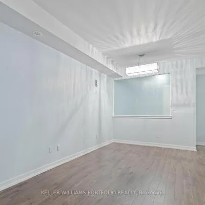 869,&nbsp;Wilson, Downsview-Roding-CFB, Toronto