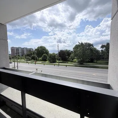 4010,&nbsp;Eglinton, Humber Heights, Toronto