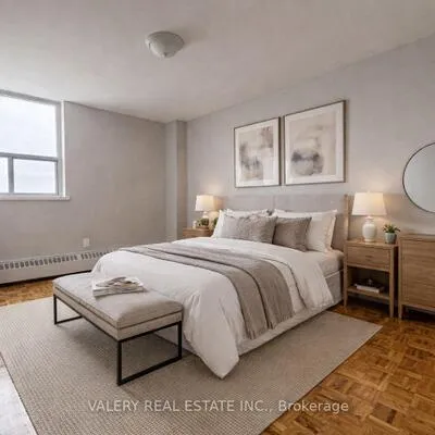 890,&nbsp;Jane, Rockcliffe-Smythe, Toronto