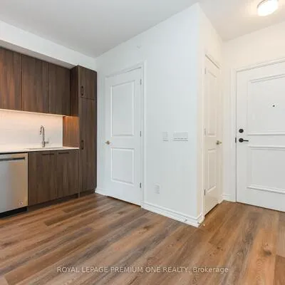571,&nbsp;Prince Edward, Kingsway South, Toronto