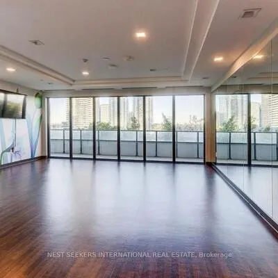 20,&nbsp;Shore Breeze, Mimico, Toronto