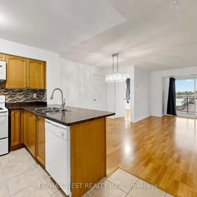 2772,&nbsp;Keele, Downsview-Roding-CFB, Toronto