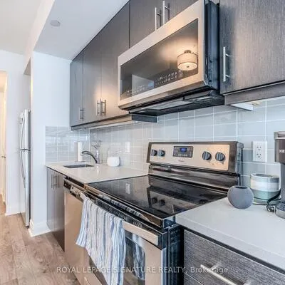 17,&nbsp;Zorra, Islington-City Centre West, Toronto
