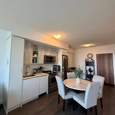 251,&nbsp;Manitoba, Mimico, Toronto