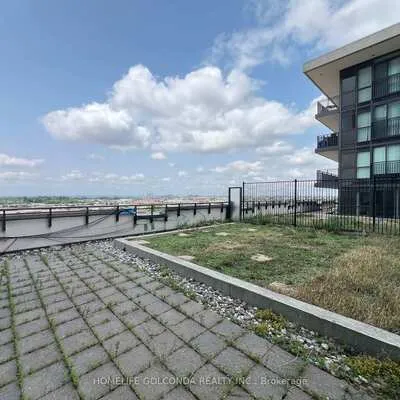 830,&nbsp;Lawrence, Yorkdale-Glen Park, Toronto