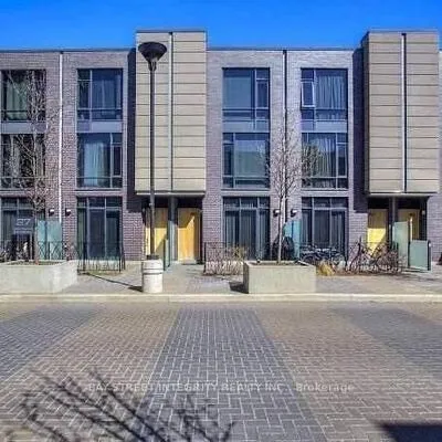 27,&nbsp;Valhalla Inn, Islington-City Centre West, Toronto