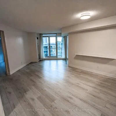 2121,&nbsp;Lake Shore, Mimico, Toronto