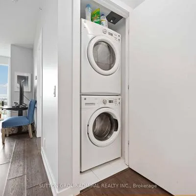 2220,&nbsp;Lake Shore, Mimico, Toronto