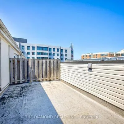 16,&nbsp;LAIDLAW, South Parkdale, Toronto