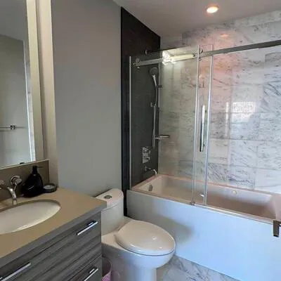 33,&nbsp;Shore Breeze, Mimico, Toronto