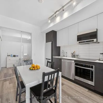 6,&nbsp;Chartwell, Stonegate-Queensway, Toronto