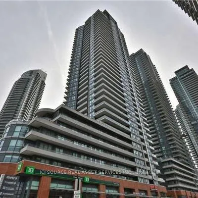 2212,&nbsp;Lake Shore, Mimico, Toronto