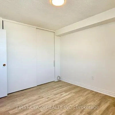 541,&nbsp;Blackthorn, Keelesdale-Eglinton West, Toronto