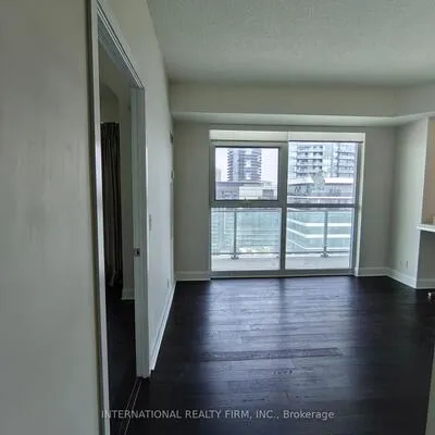 33,&nbsp;Shore Breeze, Mimico, Toronto