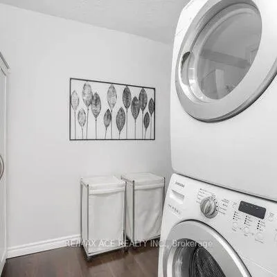 60,&nbsp;Southport, High Park-Swansea, Toronto