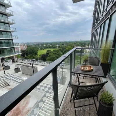 4010,&nbsp;Eglinton, Humber Heights, Toronto