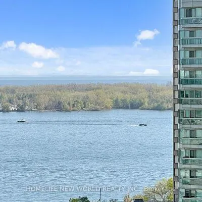 28,&nbsp;Freeland, Church-Yonge Corridor, Toronto