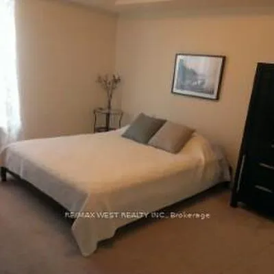 872,&nbsp;Sheppard, Bathurst Manor, Toronto