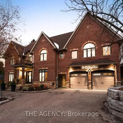 105,&nbsp;Heath, Yonge-St. Clair, Toronto