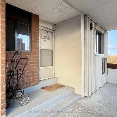 150,&nbsp;Leeward, Flemingdon Park, Toronto