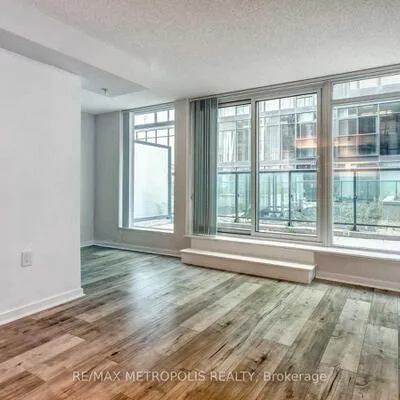 36,&nbsp;Lisgar, Little Portugal, Toronto