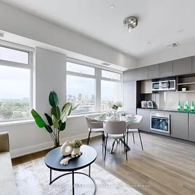 111,&nbsp;St Clair, Yonge-St. Clair, Toronto