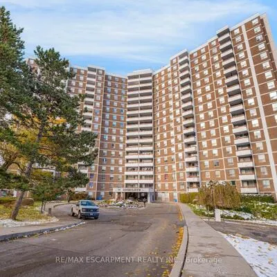 10,&nbsp;Edgecliff, Flemingdon Park, Toronto