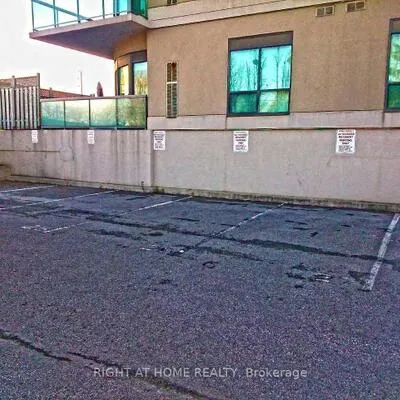 890,&nbsp;Sheppard, Bathurst Manor, Toronto