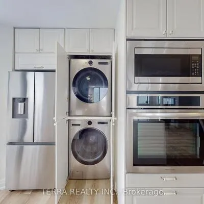 80,&nbsp;Antibes, Westminster-Branson, Toronto