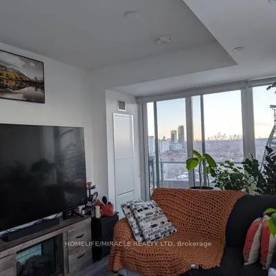 225,&nbsp;Sumach, Regent Park, Toronto