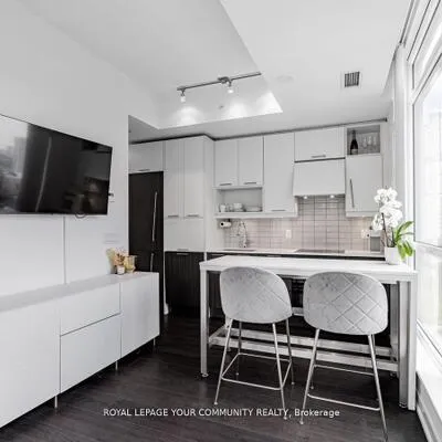 30,&nbsp;Nelson, Waterfront Communities C1, Toronto