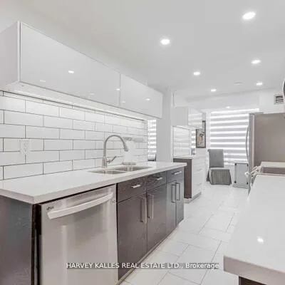 5785,&nbsp;Yonge, Newtonbrook East, Toronto