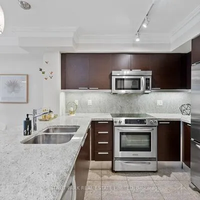 650,&nbsp;Sheppard, Bayview Village, Toronto