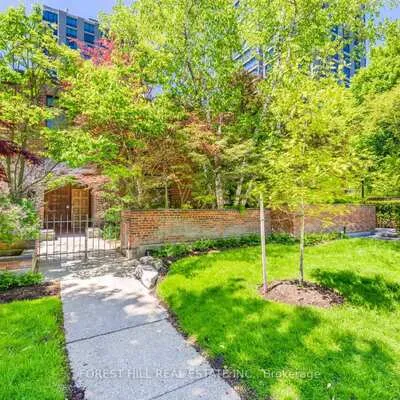82,&nbsp;Oriole, Yonge-St. Clair, Toronto