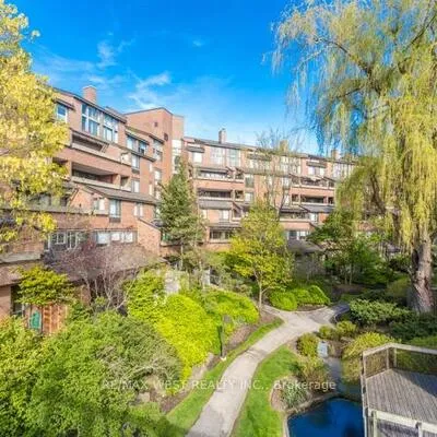 40,&nbsp;Sylvan Valleyway, Bedford Park-Nortown, Toronto