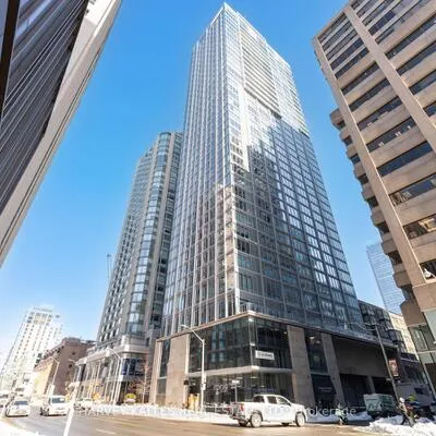 200,&nbsp;Cumberland, Annex, Toronto