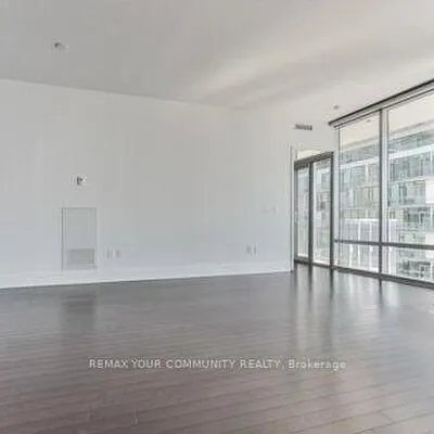 39,&nbsp;Queens, Waterfront Communities C8, Toronto