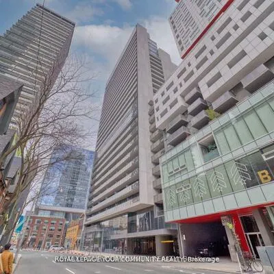 330,&nbsp;Richmond, Waterfront Communities C1, Toronto