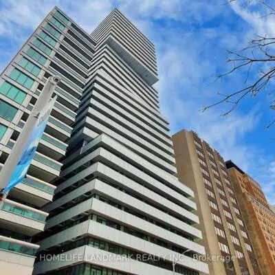 200,&nbsp;Bloor, Annex, Toronto