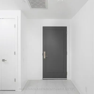 33,&nbsp;Frederick Todd, Thorncliffe Park, Toronto