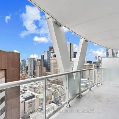 230,&nbsp;Simcoe, Kensington-Chinatown, Toronto