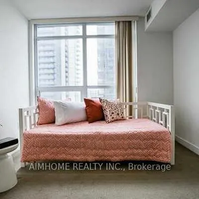 19,&nbsp;Singer, Bayview Village, Toronto