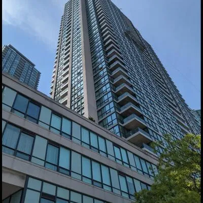 16,&nbsp;Yonge, Waterfront Communities C1, Toronto