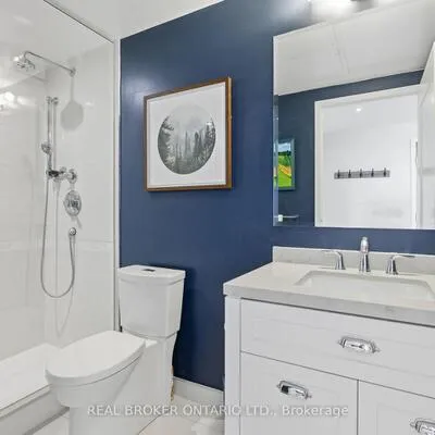 25,&nbsp;Malcolm, Leaside, Toronto