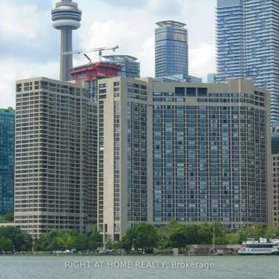 33,&nbsp;Harbour, Waterfront Communities C1, Toronto