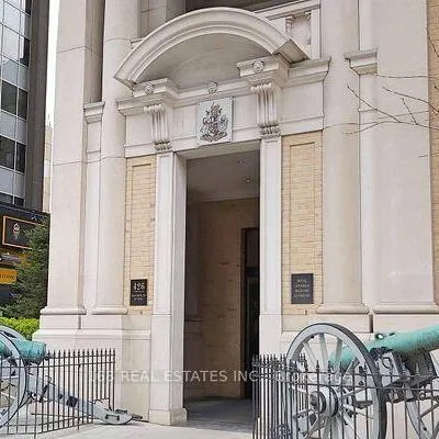 426,&nbsp;University, University, Toronto